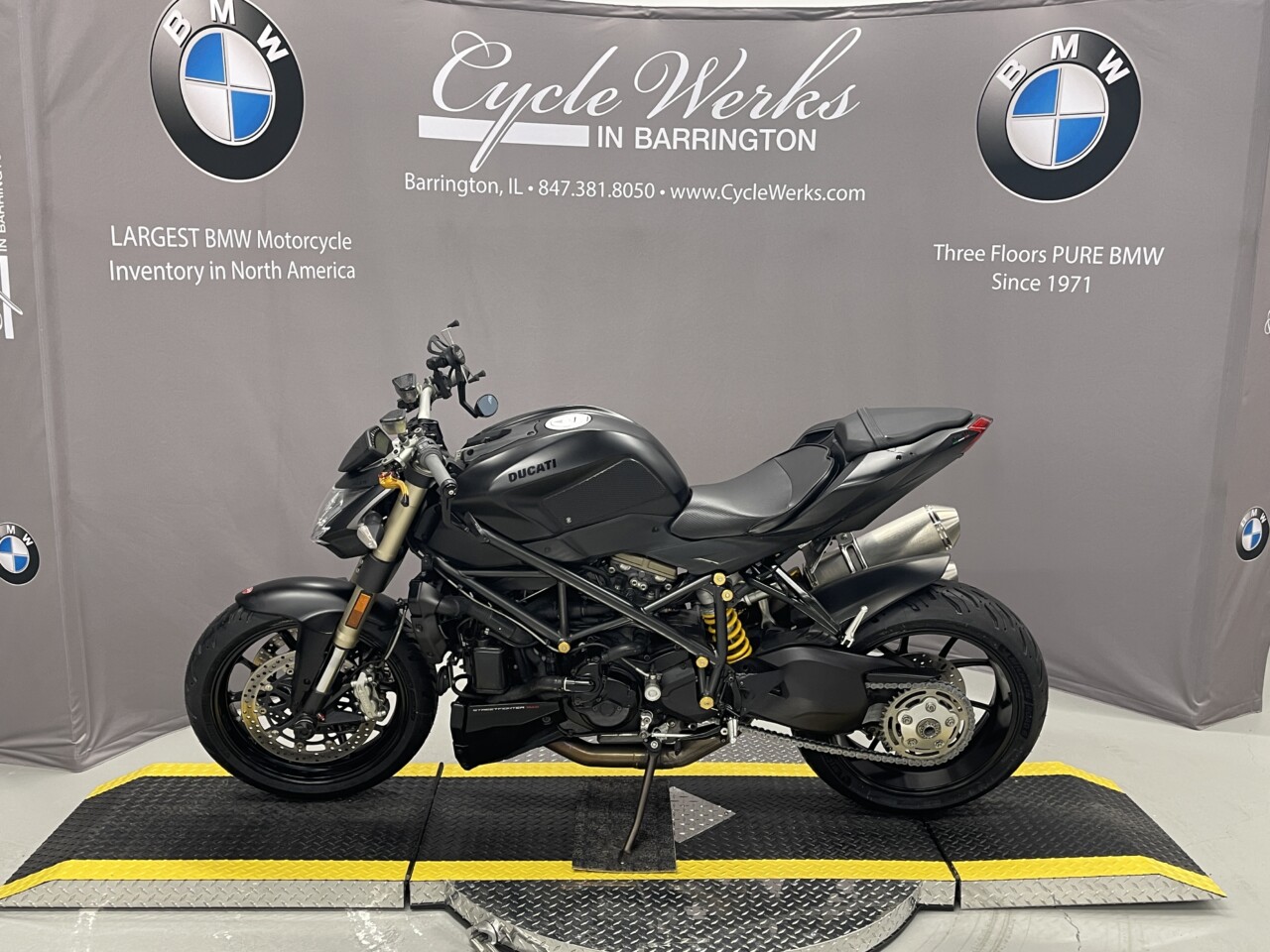 Street fighter motorcycle for sale new arrivals