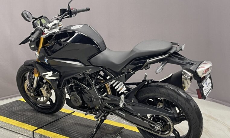 Bmw g310r cosmic black uni clearance